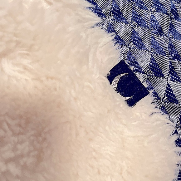 ZYIA Active Cream Hooded Teddy Vest - Picture 4 of 5